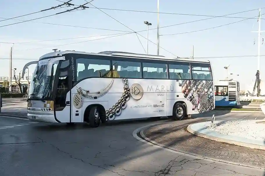 Navette Discoteche Riccione: Dove Prenderle, Orari e Info